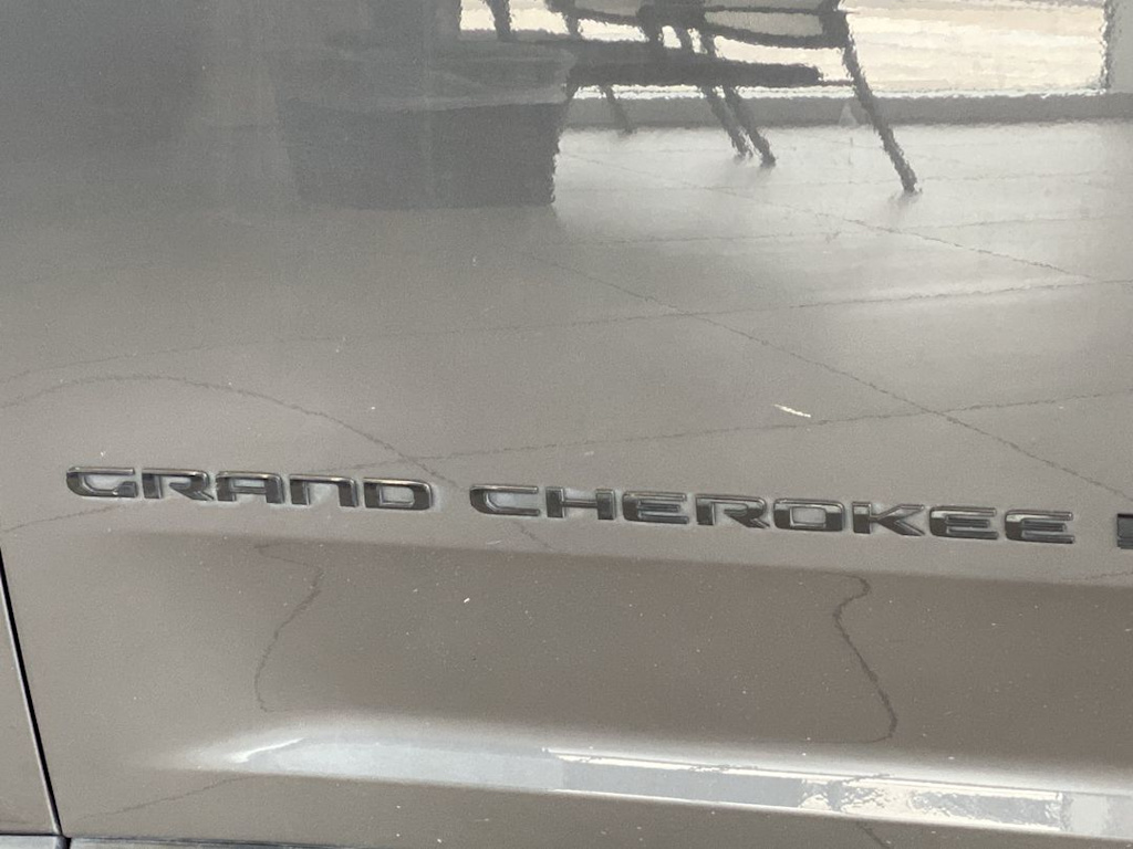 Thumbnail: 2023 Jeep Grand Cherokee L - 20