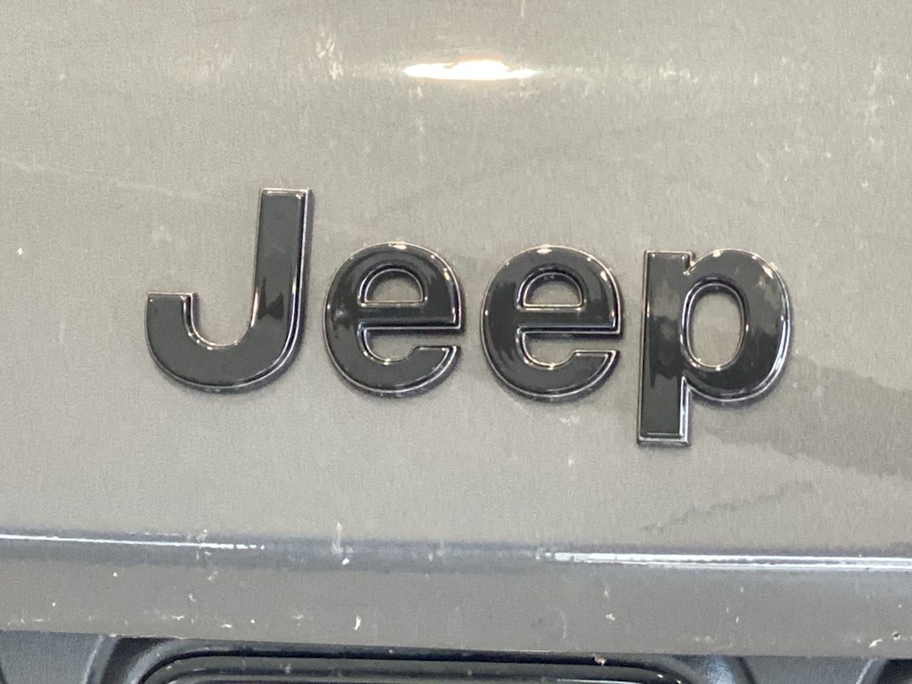 Thumbnail: 2023 Jeep Grand Cherokee L - 18