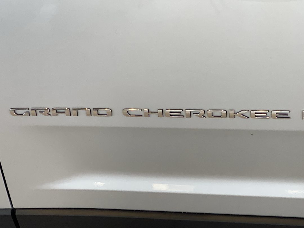 Thumbnail: 2022 Jeep Grand Cherokee L - 19