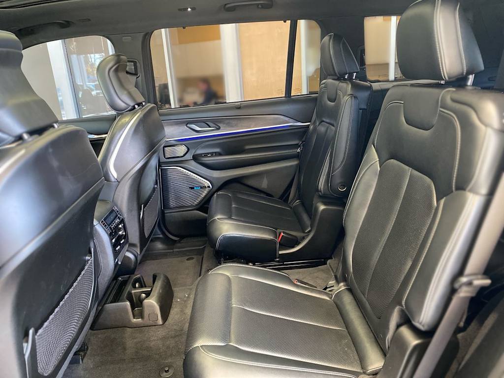 Thumbnail: 2022 Jeep Grand Cherokee L - 11