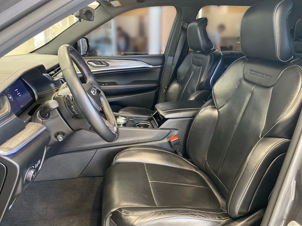 Thumbnail: 2022 Jeep Grand Cherokee L - 9