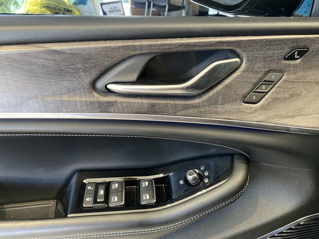 Thumbnail: 2022 Jeep Grand Cherokee L - 23