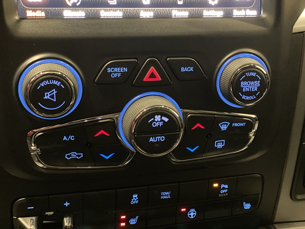 2021 RAM 1500 Classic SLT 25