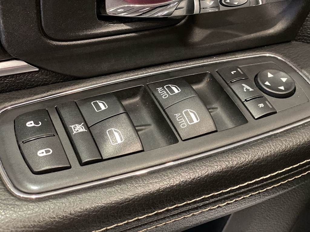 2021 RAM 1500 Classic SLT 23