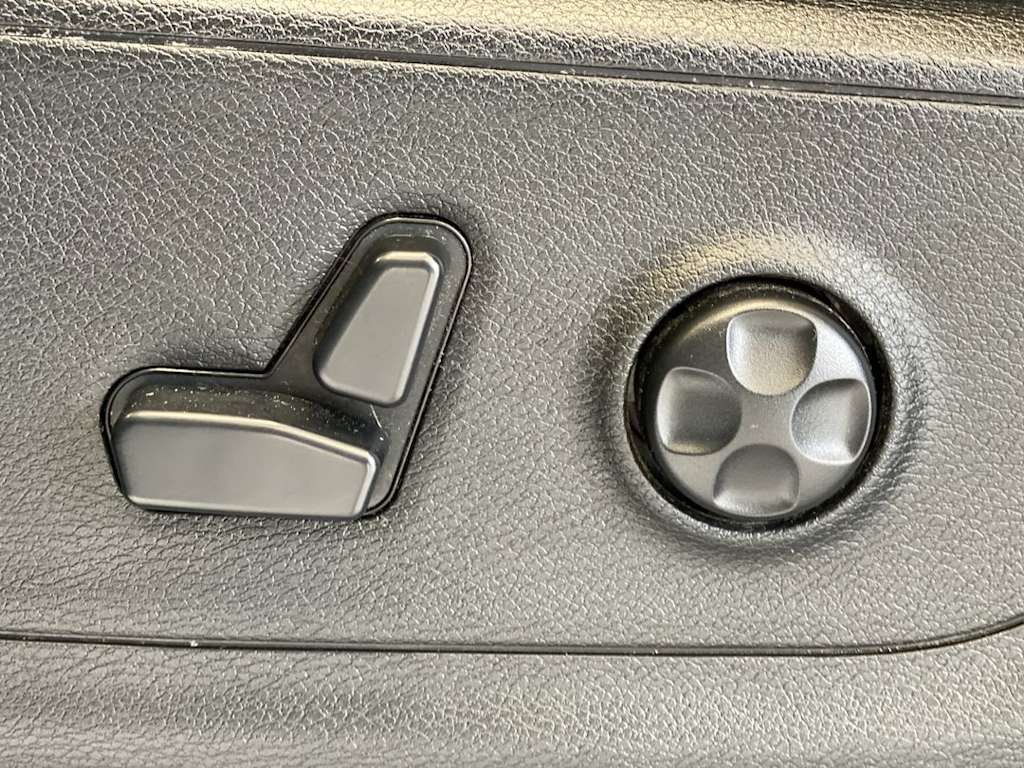 Thumbnail: 2021 RAM 1500 - 21