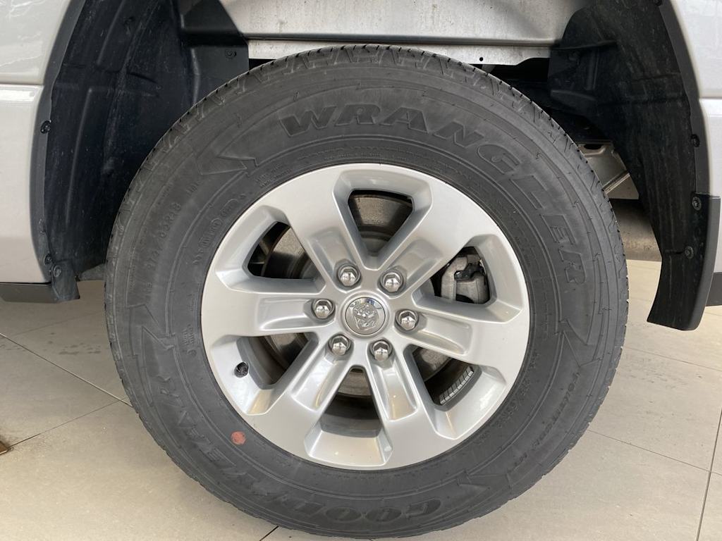 2024 RAM 1500 Laramie 8