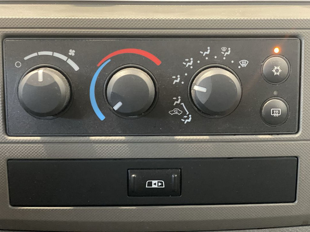 Thumbnail: 2008 Dodge Ram 1500 - 24