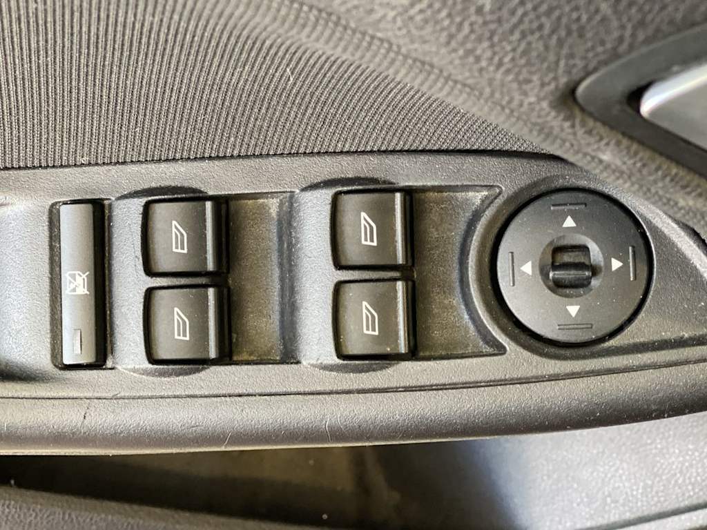 Thumbnail: 2014 Ford Focus - 24