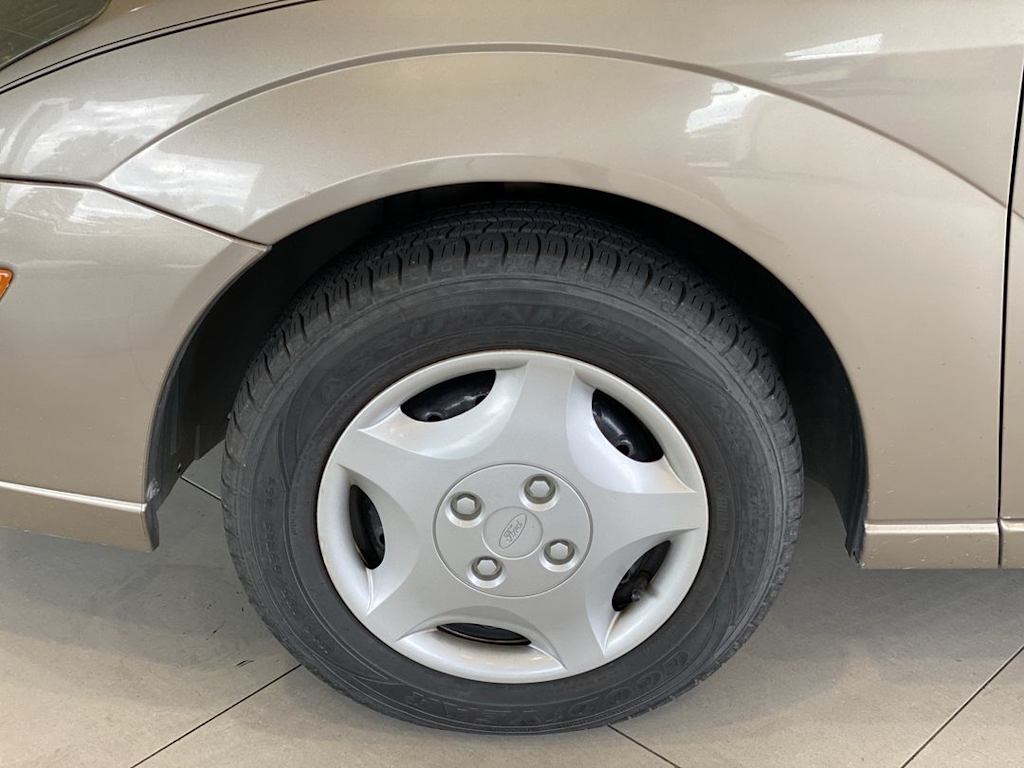 Thumbnail: 2003 Ford Focus - 7