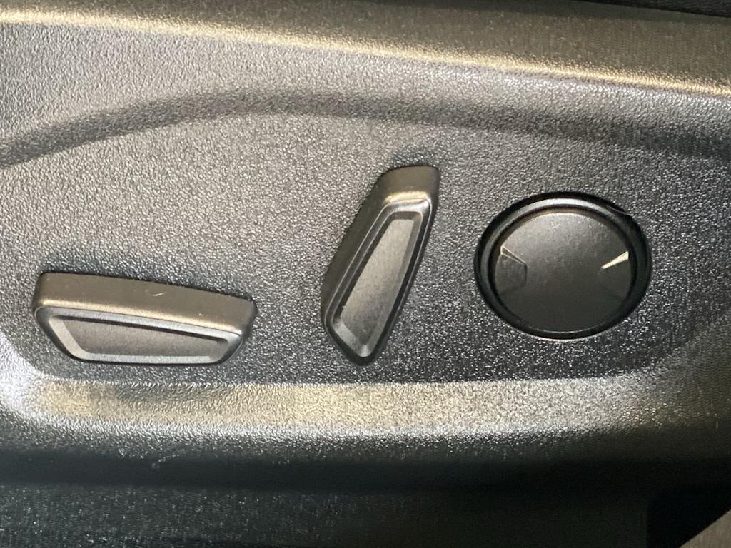 Thumbnail: 2019 Ford Explorer - 21