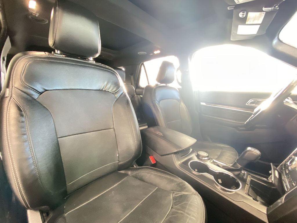 Thumbnail: 2019 Ford Explorer - 10