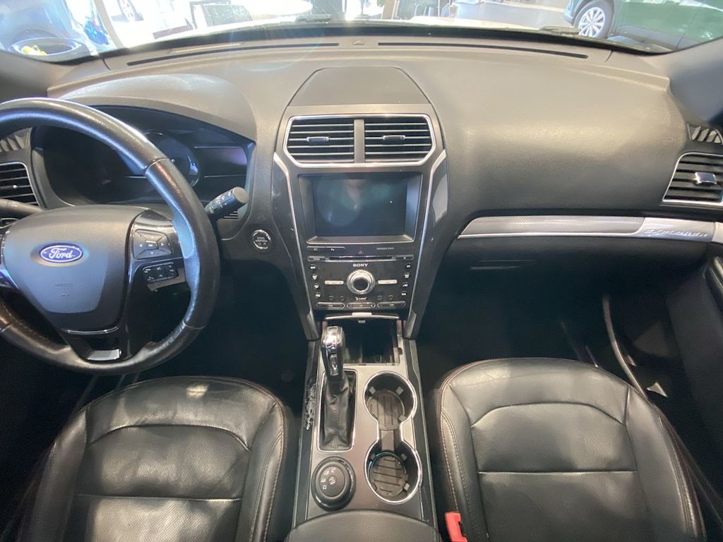 Thumbnail: 2018 Ford Explorer - 8