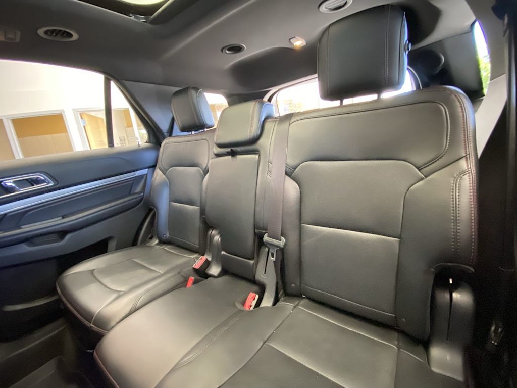 Thumbnail: 2016 Ford Explorer - 11