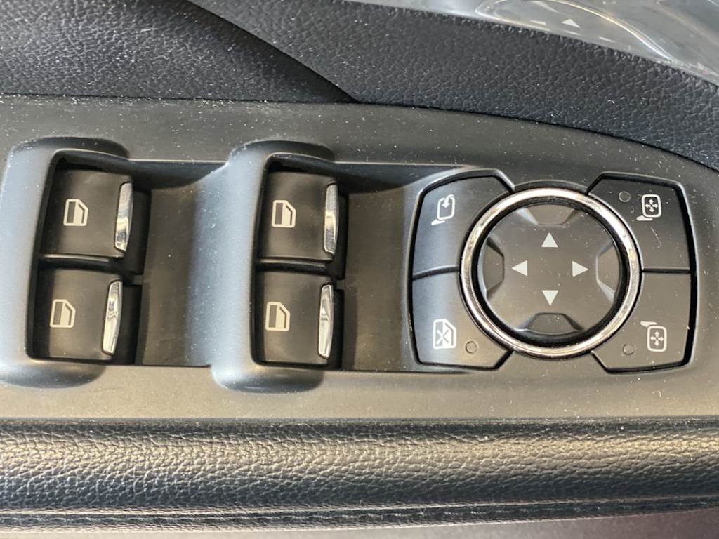 Thumbnail: 2016 Ford Explorer - 23