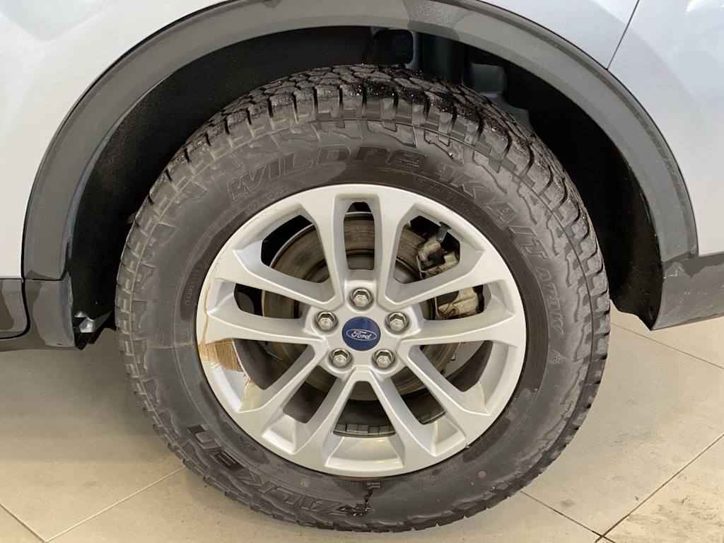 Thumbnail: 2022 Ford Escape - 9