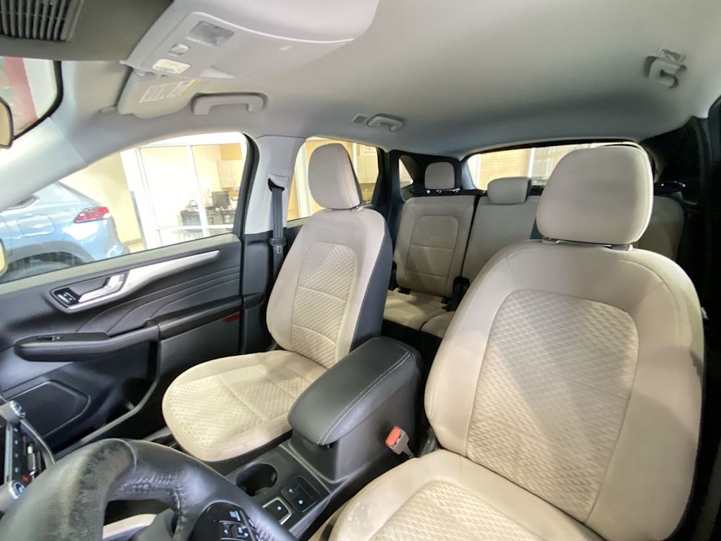 Thumbnail: 2021 Ford Escape - 9