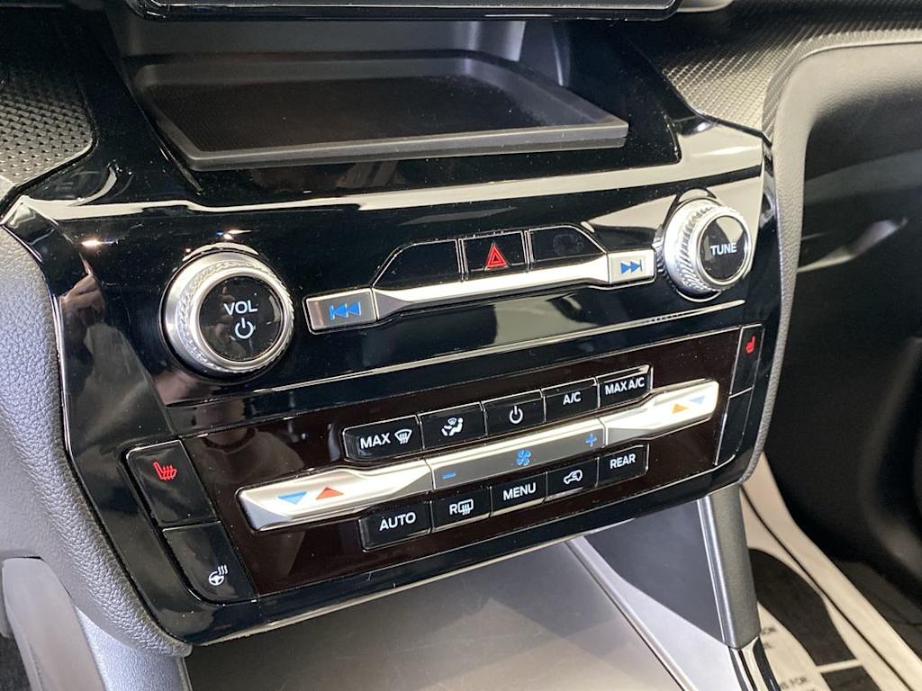 2023 Ford Explorer ST-Line 26