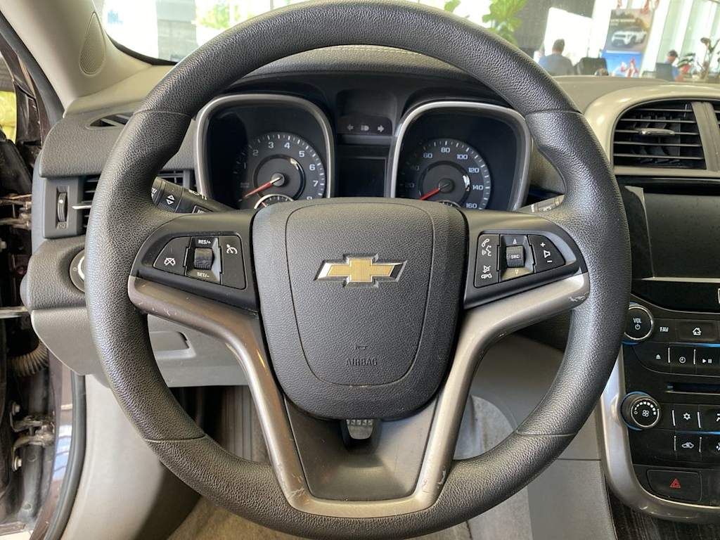 Thumbnail: 2015 Chevrolet Malibu - 2