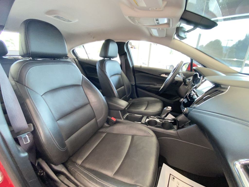 Thumbnail: 2017 Chevrolet Cruze - 9