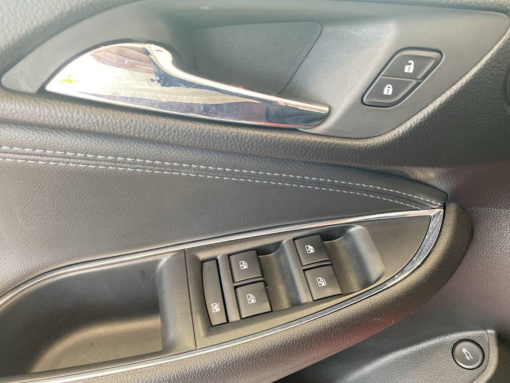 Thumbnail: 2017 Chevrolet Cruze - 24