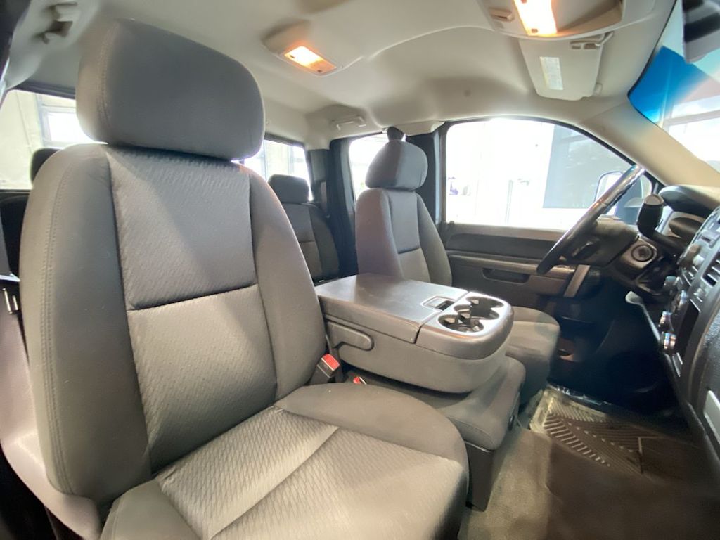 Thumbnail: 2011 Chevrolet Silverado 2500 - 12
