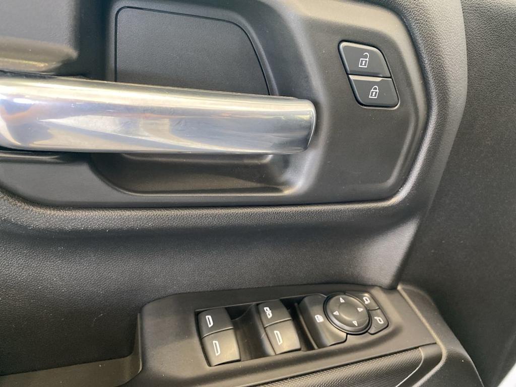 Thumbnail: 2019 Chevrolet Silverado 1500 - 29