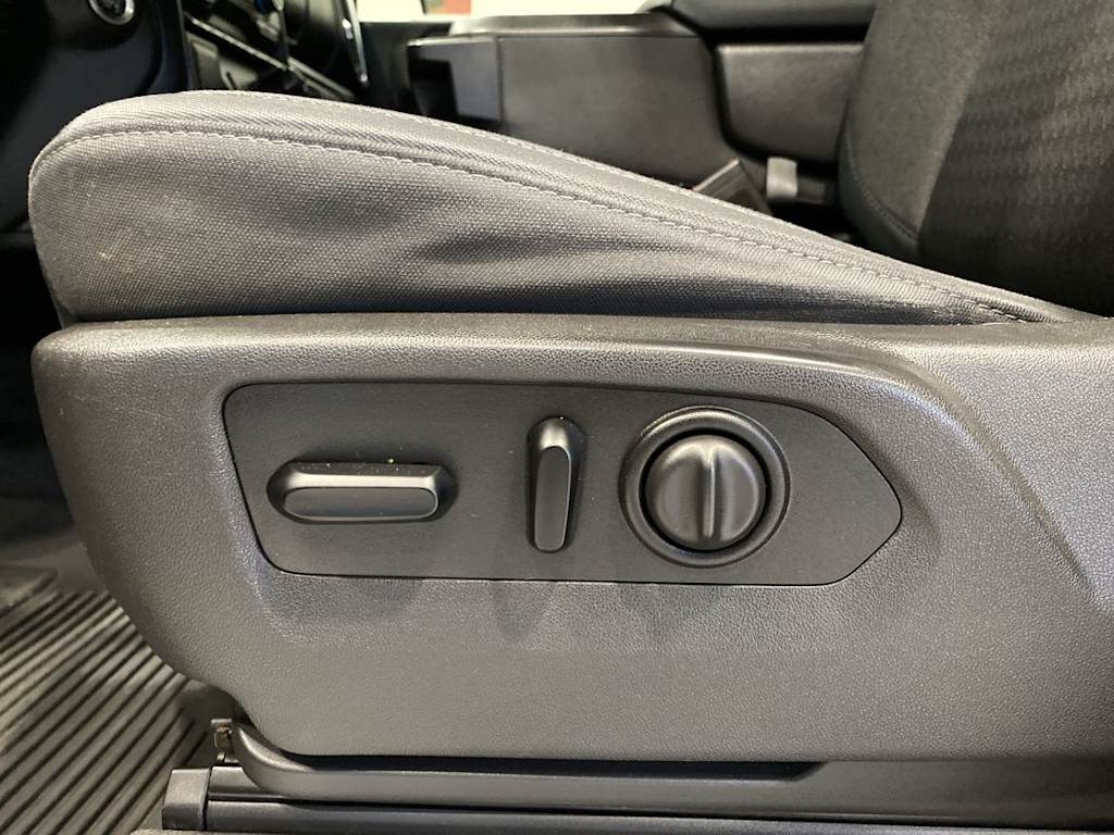 Thumbnail: 2019 Chevrolet Silverado 1500 - 20