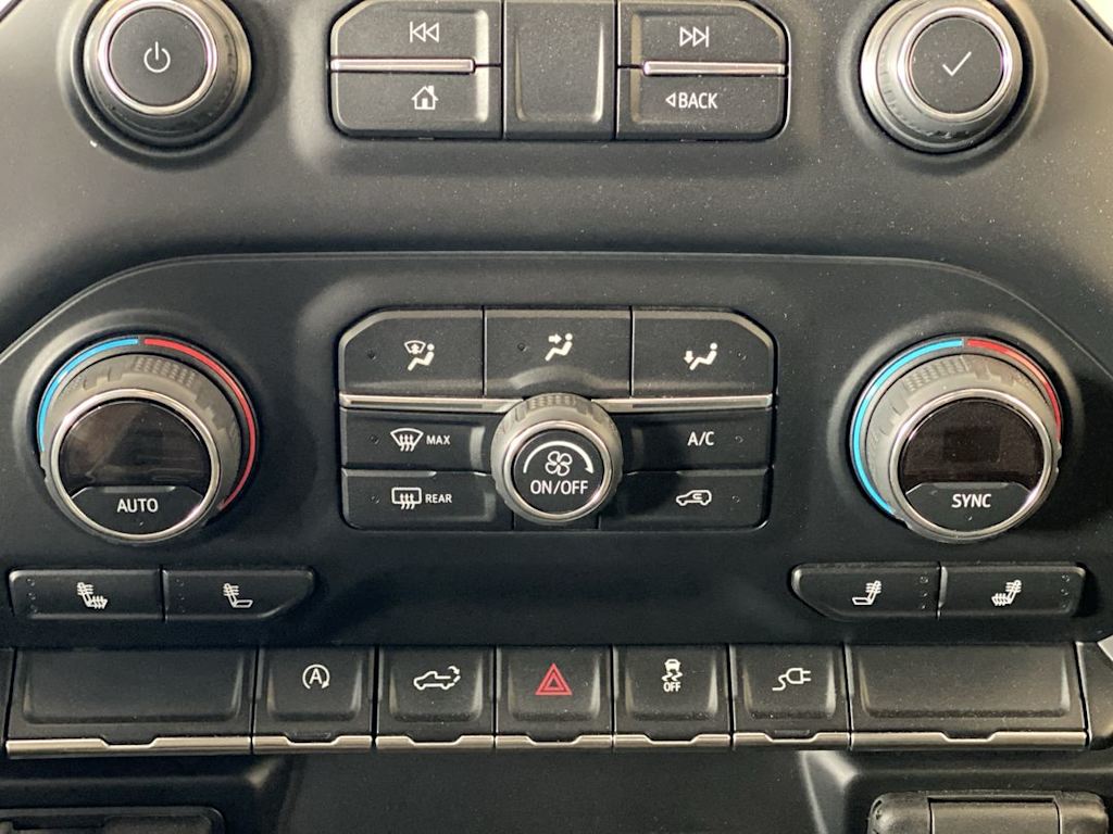 Thumbnail: 2019 Chevrolet Silverado 1500 - 24