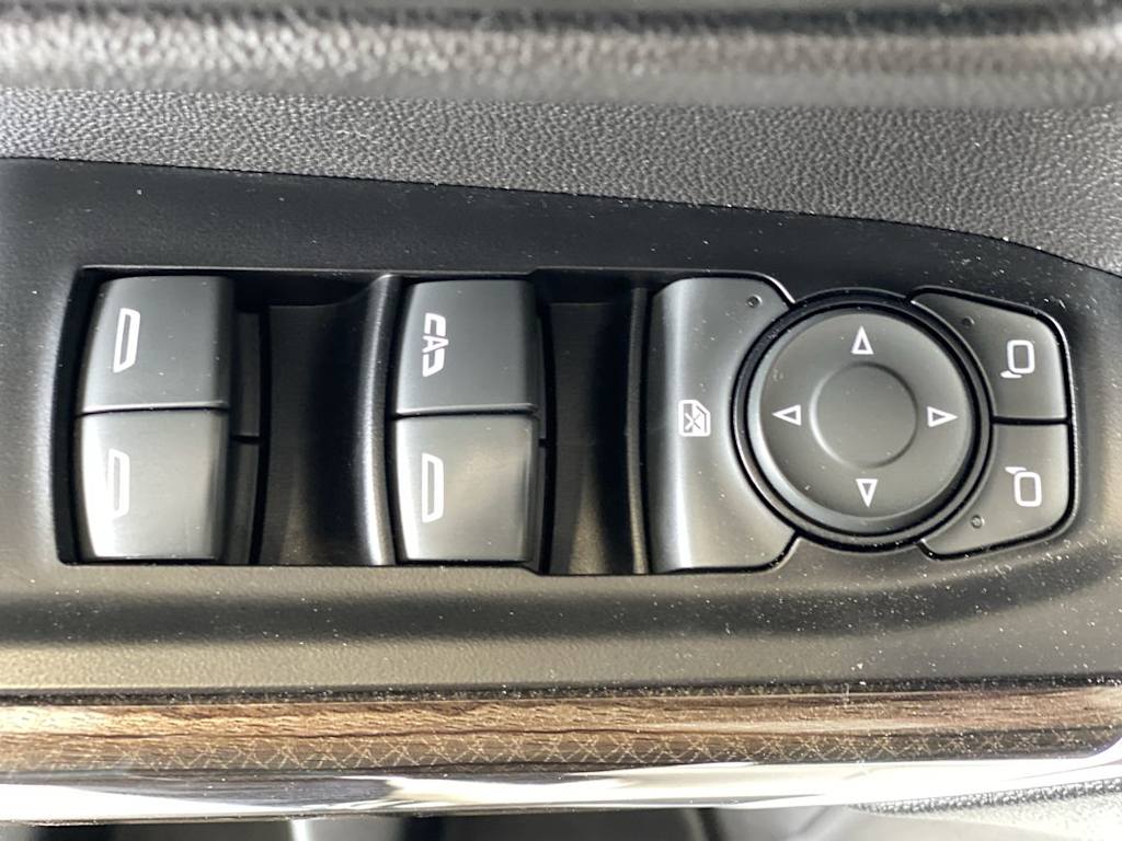 Thumbnail: 2019 Chevrolet Silverado 1500 - 21