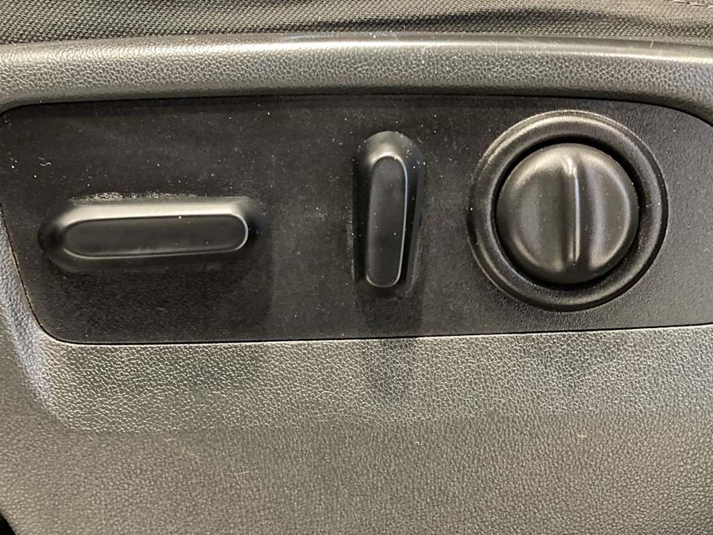 Thumbnail: 2020 Chevrolet Silverado 1500 - 20