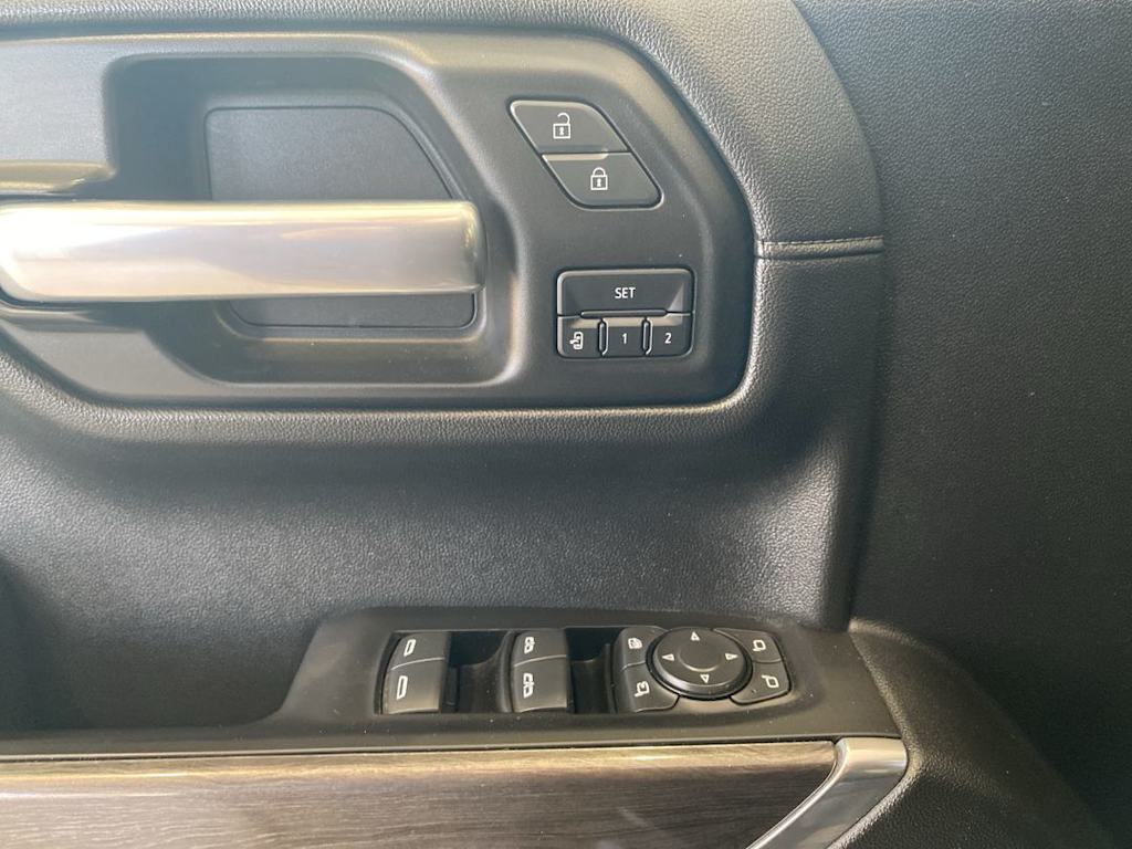 Thumbnail: 2020 Chevrolet Silverado 1500 - 19