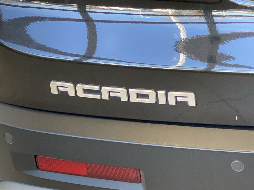 Thumbnail: 2018 GMC Acadia - 21