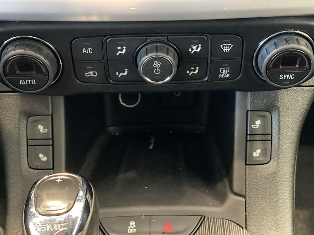Thumbnail: 2018 GMC Acadia - 27