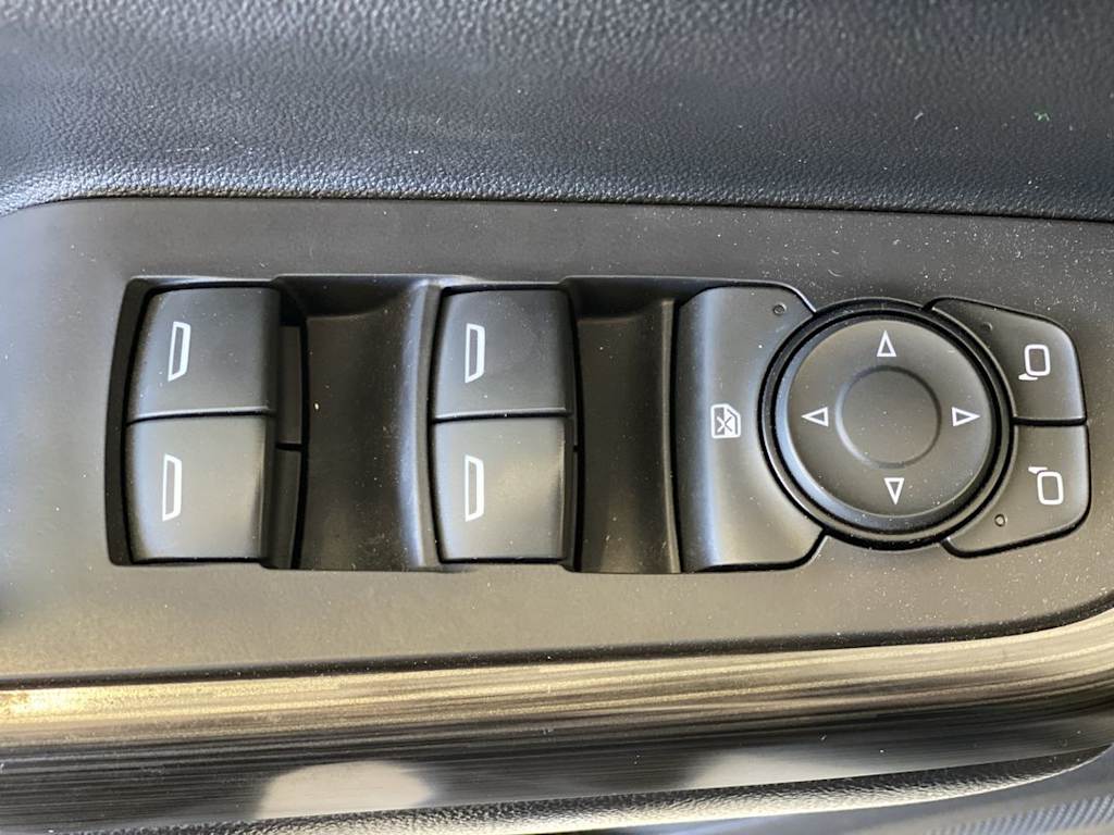 Thumbnail: 2018 GMC Acadia - 24