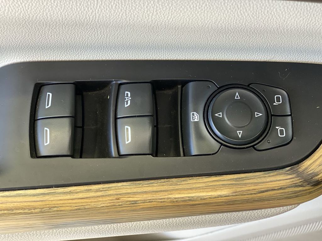Thumbnail: 2019 GMC Acadia - 23