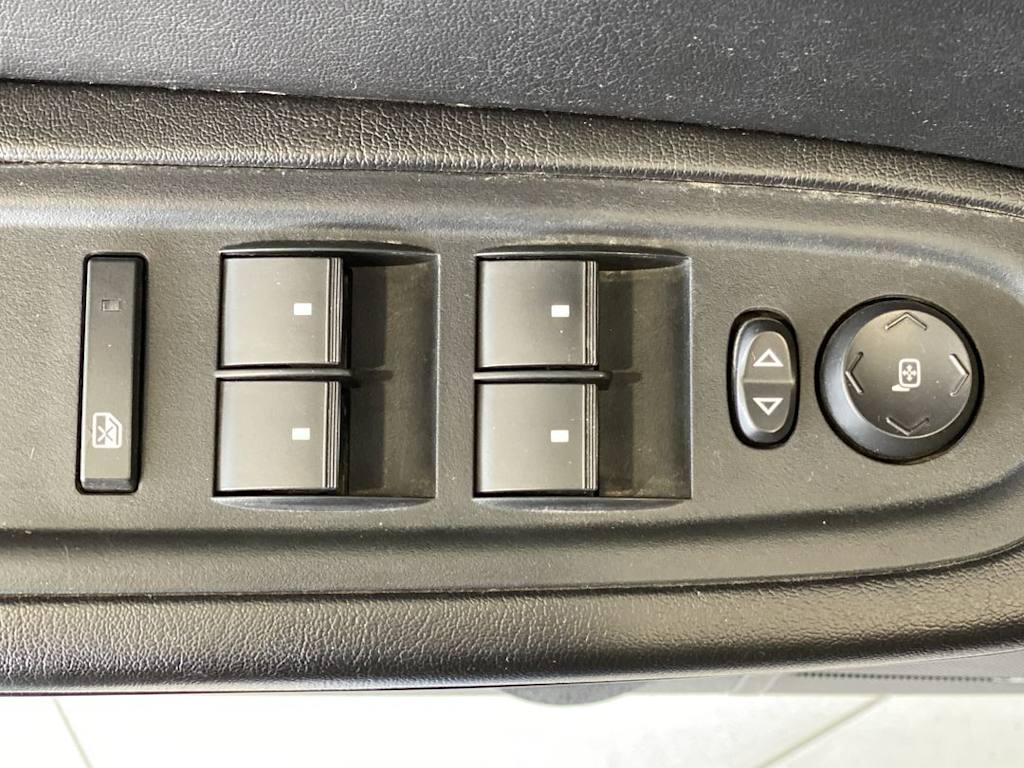 Thumbnail: 2016 Chevrolet Traverse - 23