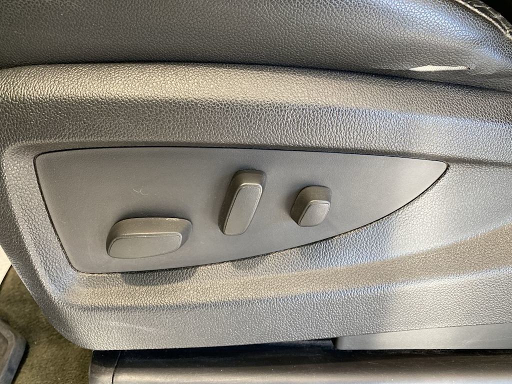 Thumbnail: 2015 Chevrolet Tahoe - 21