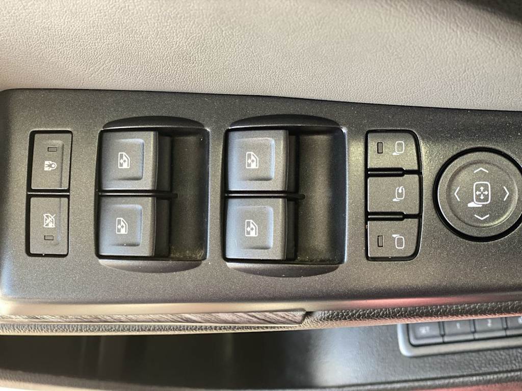 Thumbnail: 2019 Chevrolet Suburban - 22