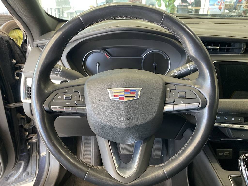 Thumbnail: 2023 Cadillac XT4 - 2