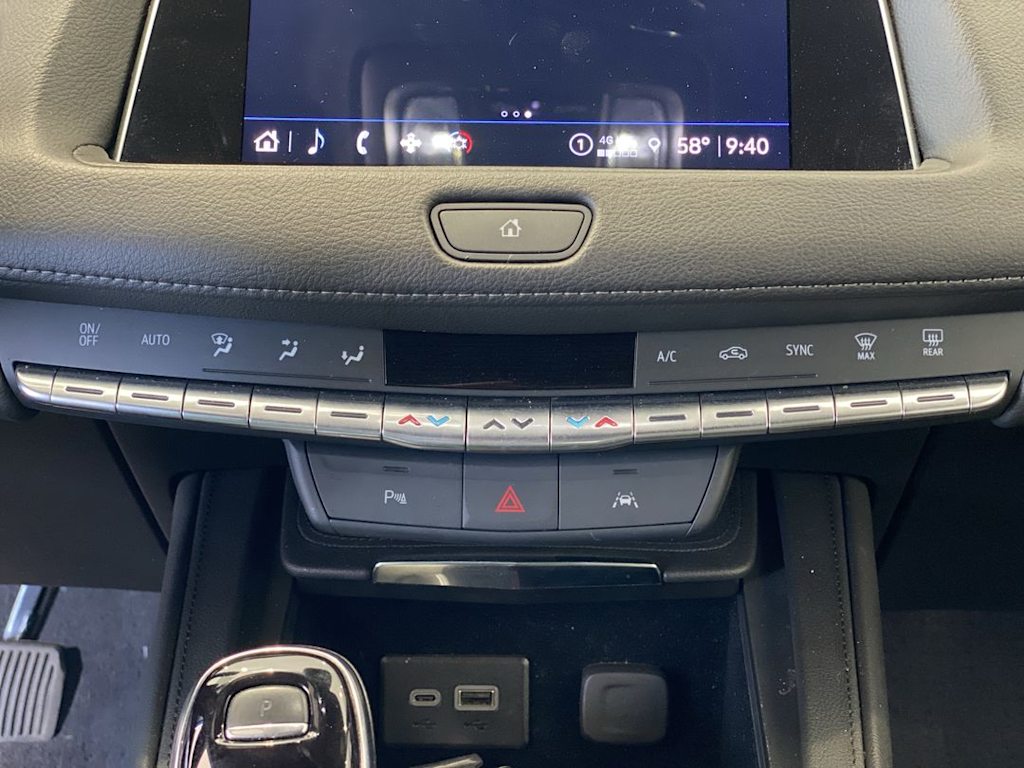 Thumbnail: 2023 Cadillac XT4 - 26