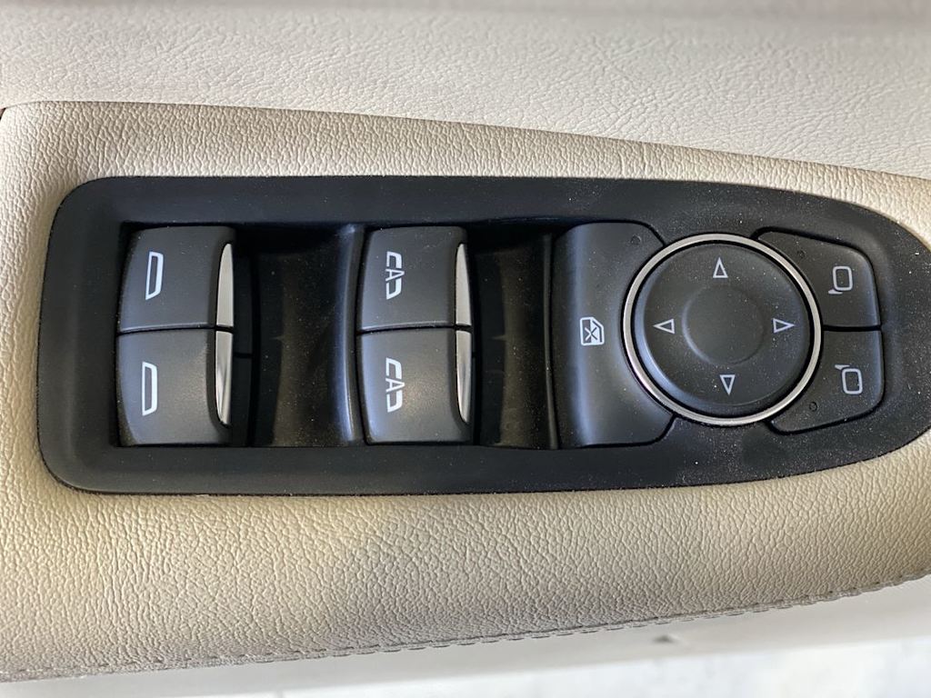 Thumbnail: 2018 Cadillac XT5 - 24