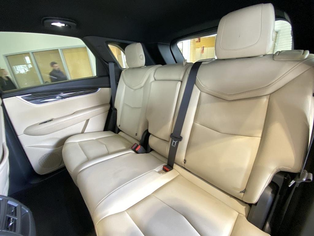 Thumbnail: 2018 Cadillac XT5 - 11