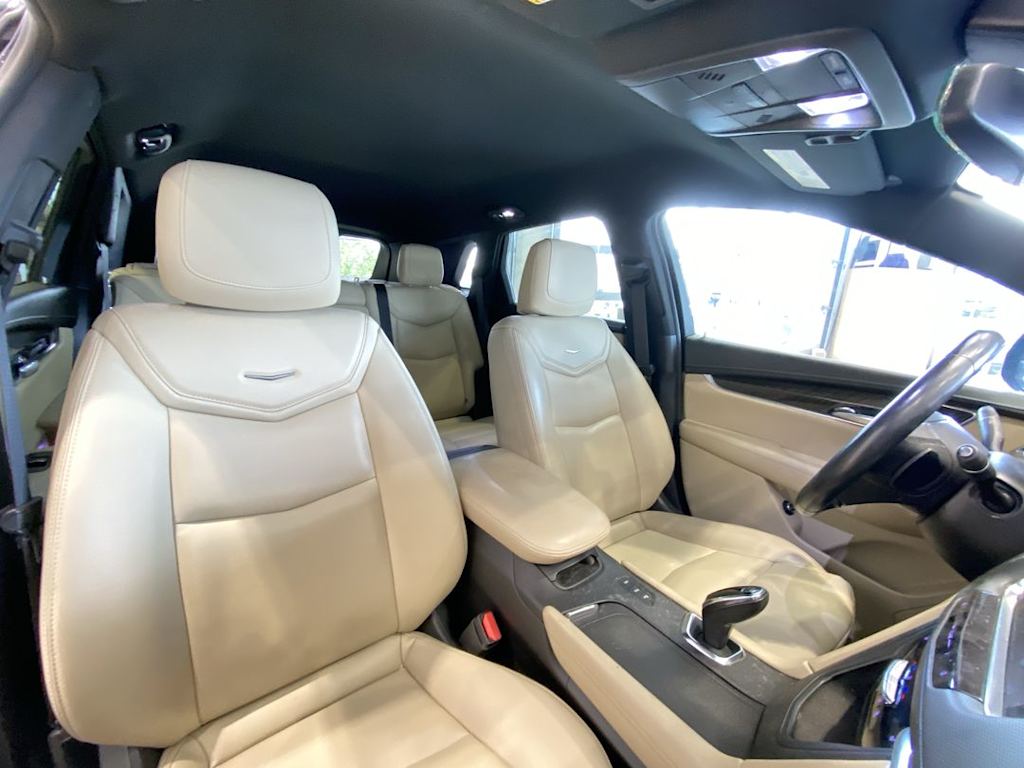 Thumbnail: 2018 Cadillac XT5 - 10