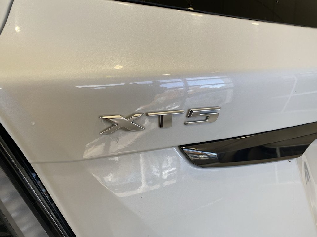 Thumbnail: 2018 Cadillac XT5 - 6