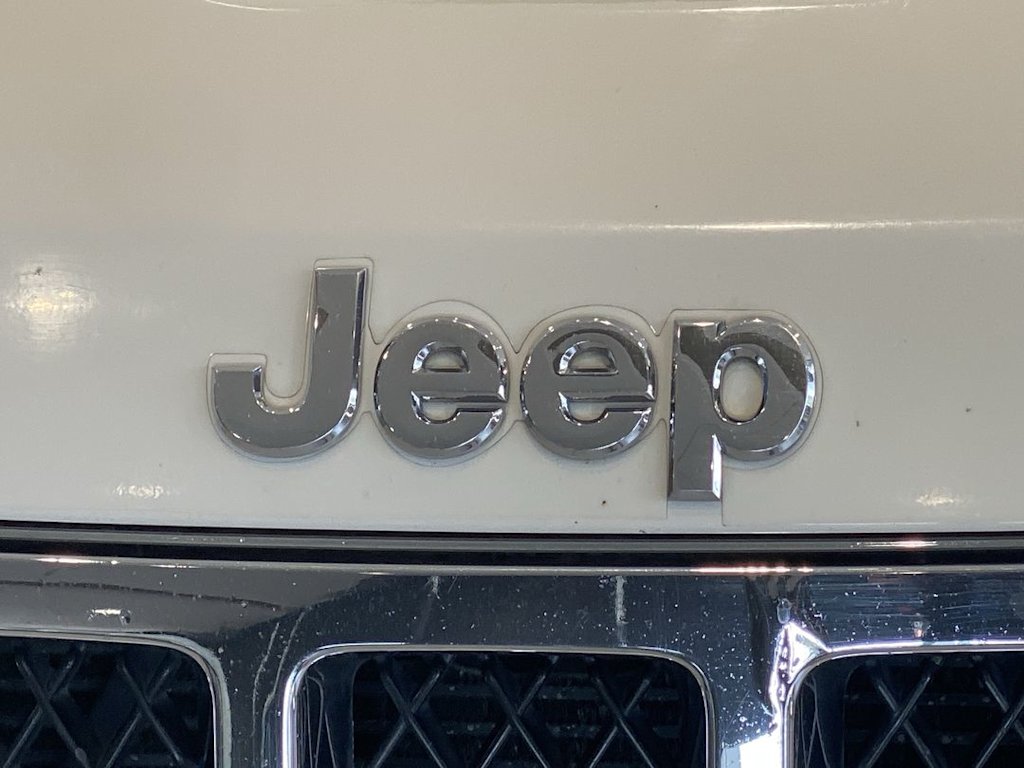 Thumbnail: 2011 Jeep Grand Cherokee - 7