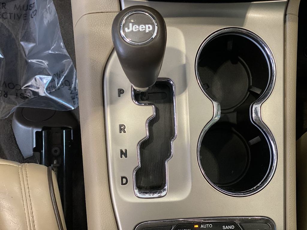Thumbnail: 2011 Jeep Grand Cherokee - 14