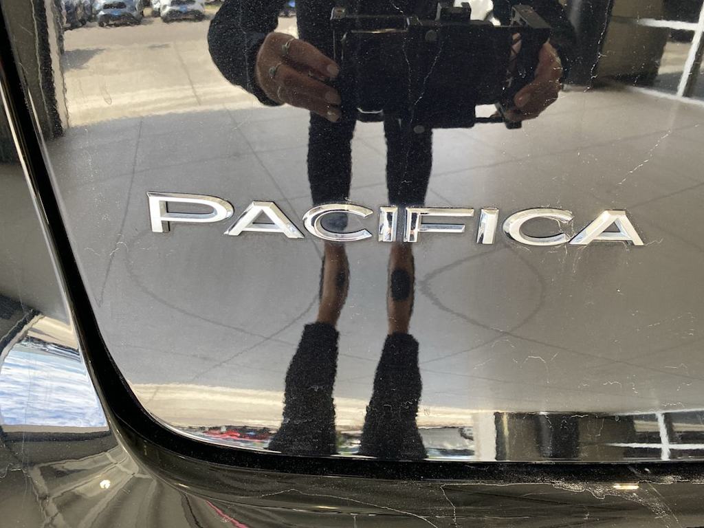Thumbnail: 2025 Chrysler Pacifica - 26