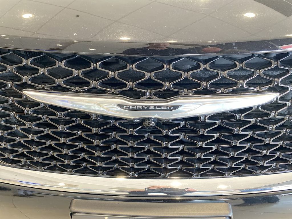 Thumbnail: 2025 Chrysler Pacifica - 25