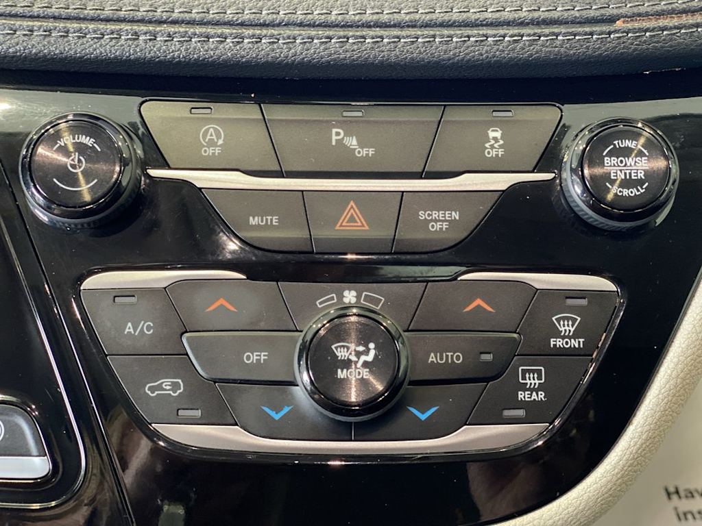 Thumbnail: 2018 Chrysler Pacifica - 26