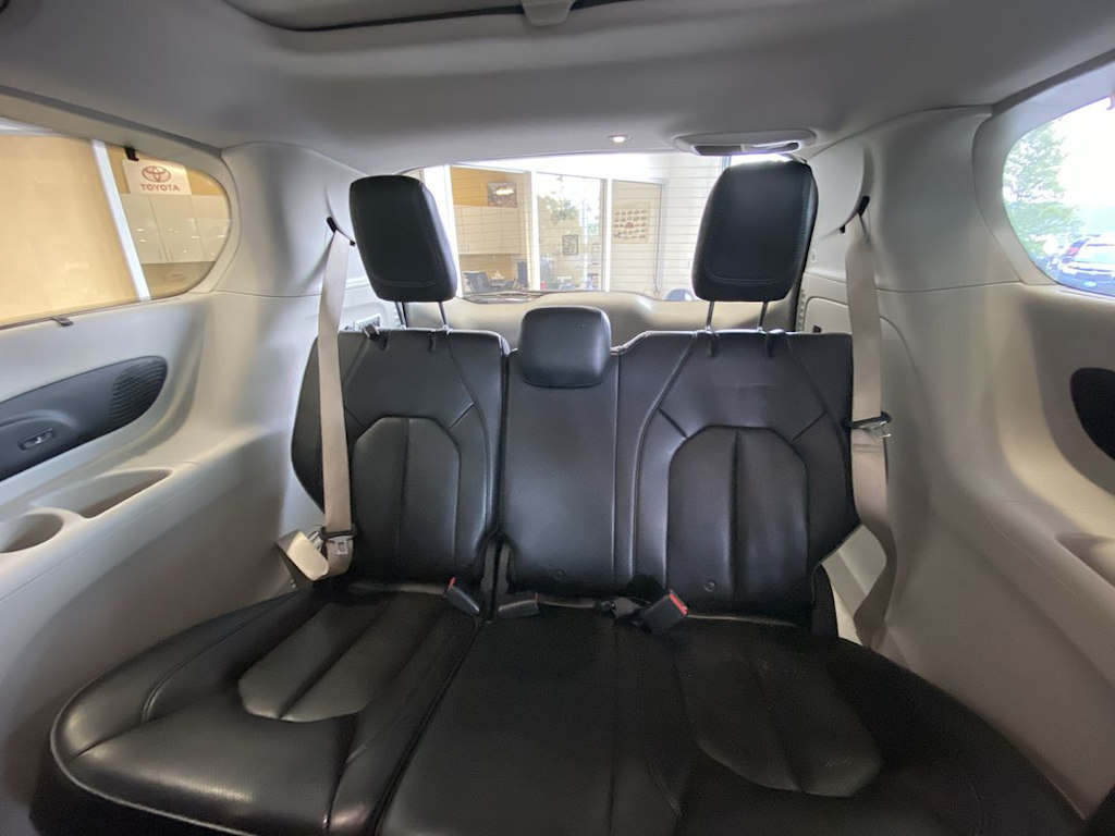 Thumbnail: 2018 Chrysler Pacifica - 29